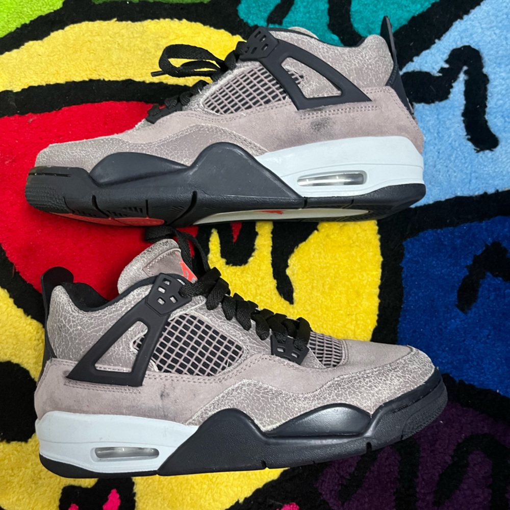 Air Jordan 4